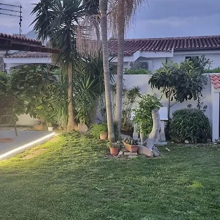 Casa de Férias Appartamento, 2 Adulti E 2 Bambini A 150 Dal Mare